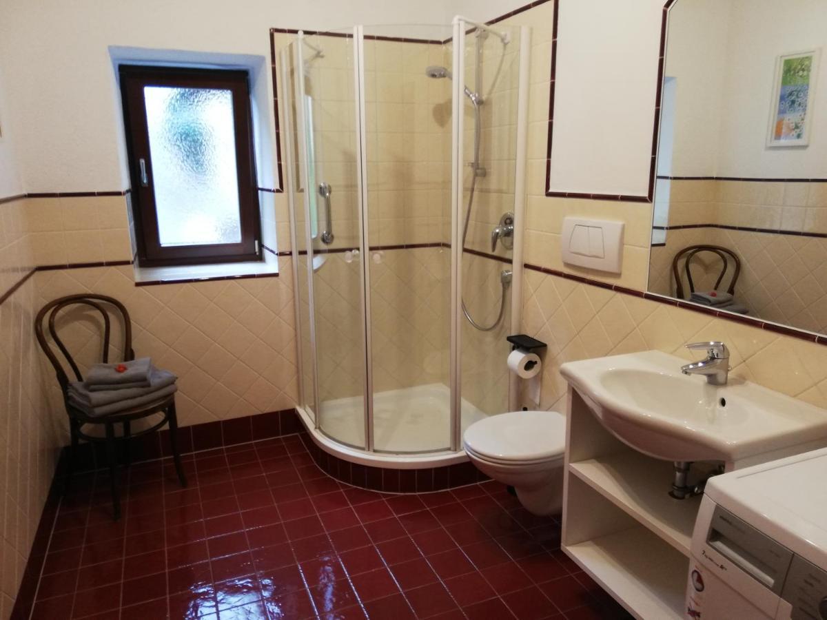 Haus Moeltner - Apartment Aviam Caldaro Buitenkant foto