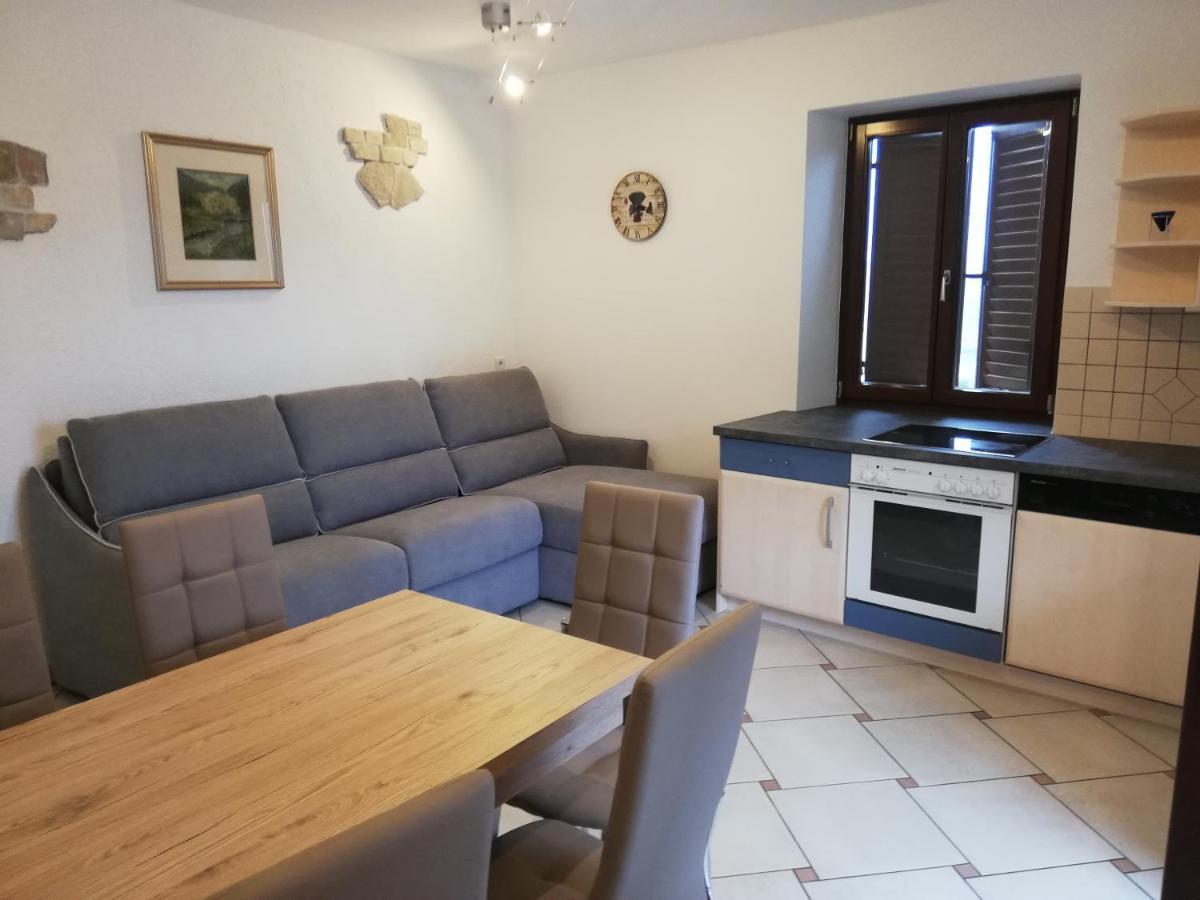 Haus Moeltner - Apartment Aviam Caldaro Buitenkant foto